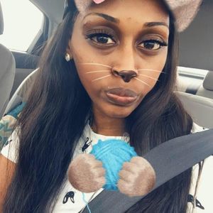 Meet your Posher, Ronica